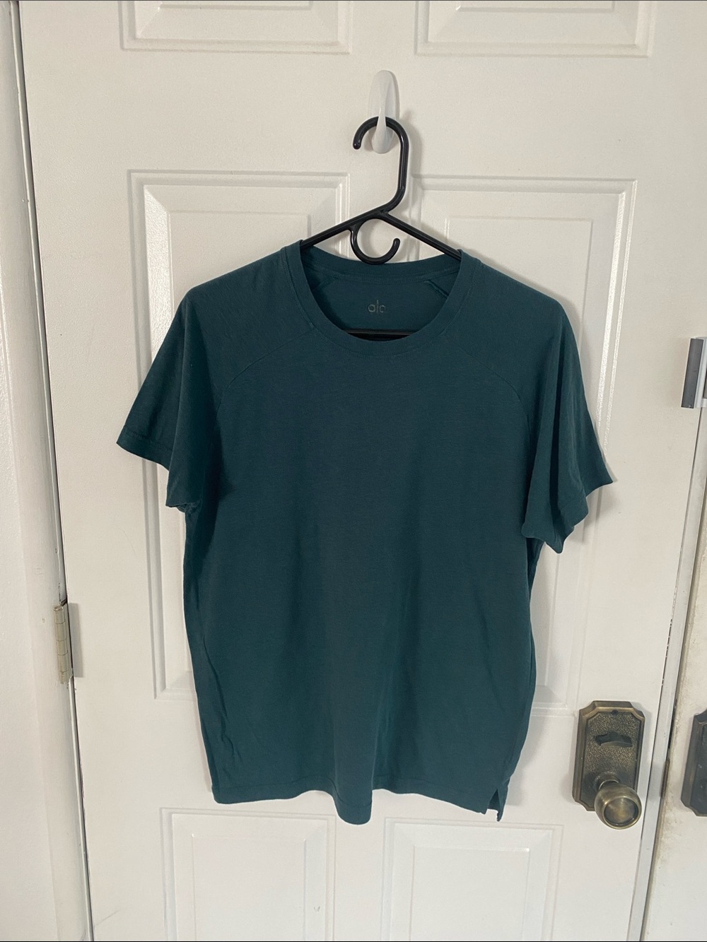 Alo Triumph Raglan Tee